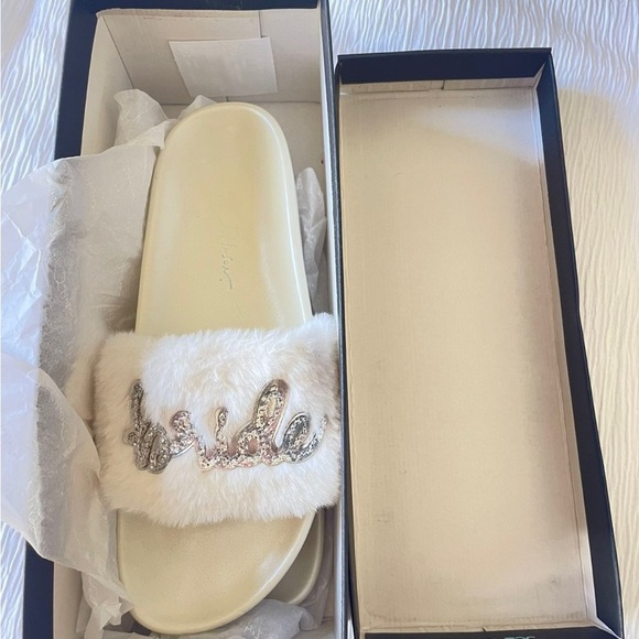 Betsey Johnson bedazzled Bridal Slides - Picture 11 of 13